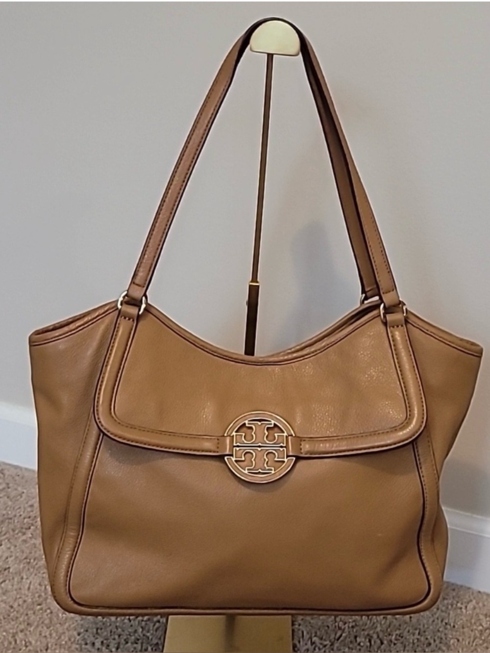 Tory Burch Tan Shoulder Bag Like New condition .